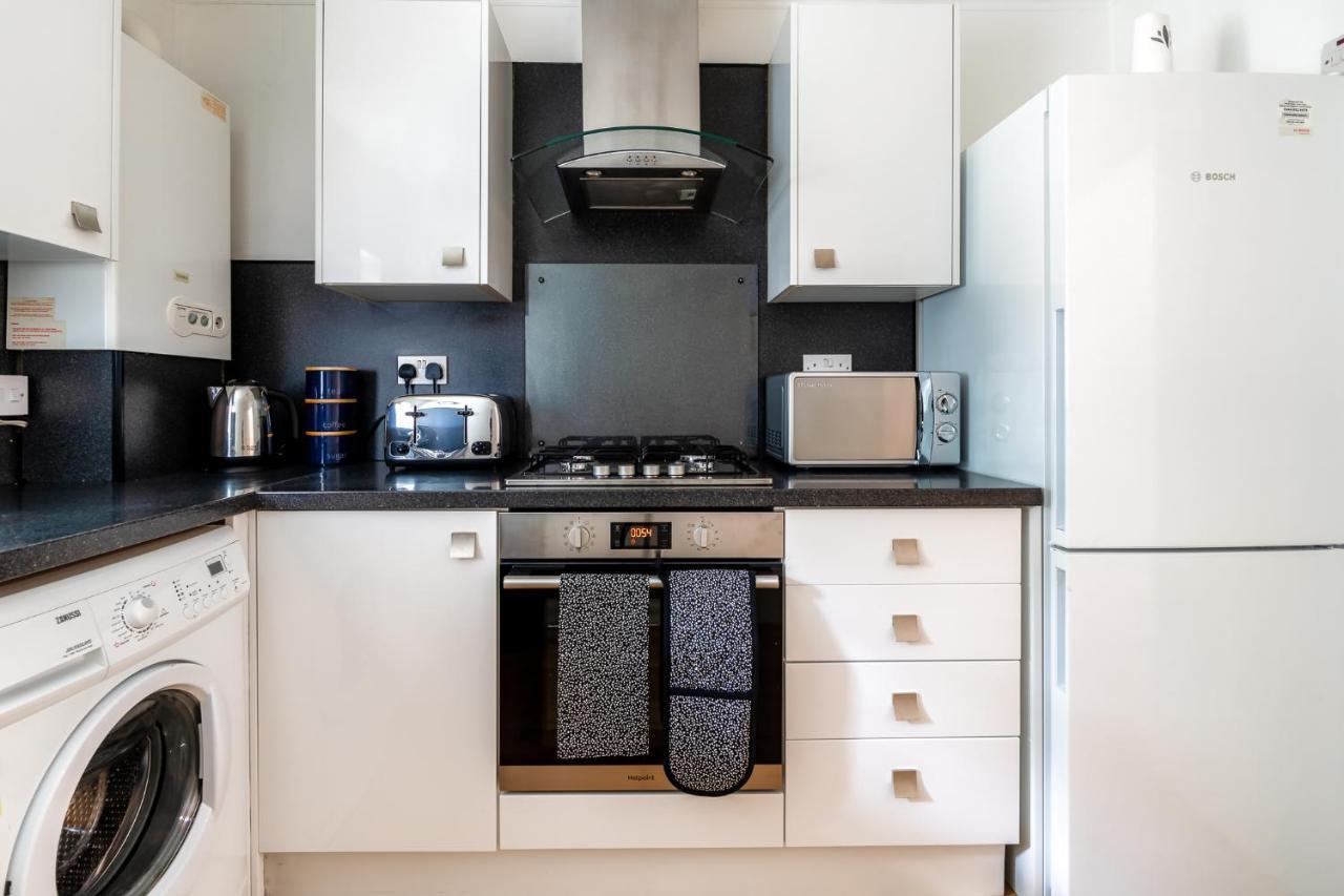 Cosy Retreat - Charming 2-Bed Apartment Greenock Exterior foto